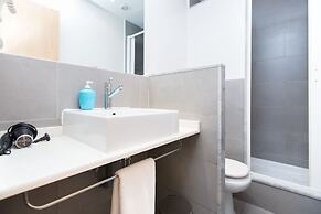 AinB Las Ramblas Colón Apartments