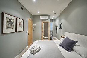 AinB Las Ramblas Colón Apartments