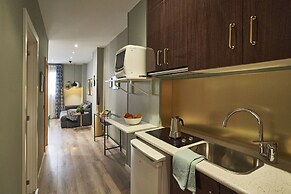 AinB Las Ramblas Colón Apartments