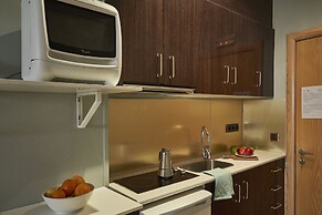 AinB Las Ramblas Colón Apartments