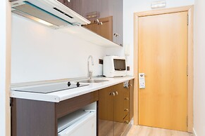 AinB Las Ramblas Colón Apartments