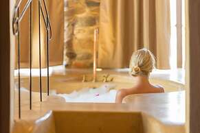 Le Mirage Resort and Spa