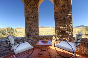 Le Mirage Resort and Spa