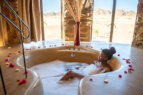 Le Mirage Resort and Spa