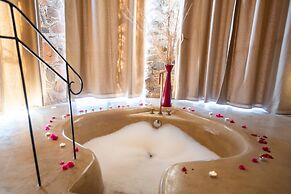 Le Mirage Resort and Spa