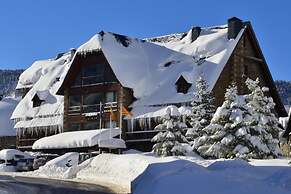 Hotel AA Chalet Bassibe Baqueira by Silken