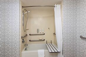 Hampton Inn & Suites Savannah-Airport