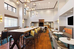 Hampton Inn & Suites Savannah-Airport