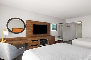 Hampton Inn & Suites Savannah-Airport