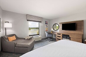 Hampton Inn & Suites Savannah-Airport