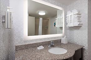 Hampton Inn & Suites Savannah-Airport