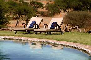 Camelthorn Kalahari Lodge