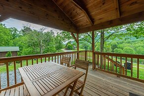 Engadine Inn & Cabins