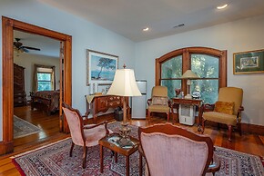 Engadine Inn & Cabins