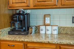 Engadine Inn & Cabins