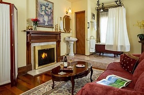 Engadine Inn & Cabins