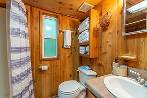 Engadine Inn & Cabins