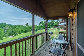 Engadine Inn & Cabins