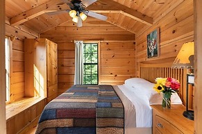 Engadine Inn & Cabins