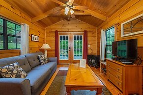 Engadine Inn & Cabins