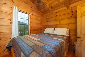 Engadine Inn & Cabins