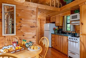 Engadine Inn & Cabins