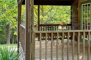 Engadine Inn & Cabins