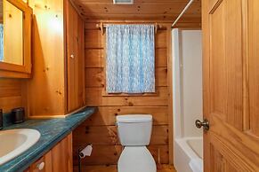 Engadine Inn & Cabins