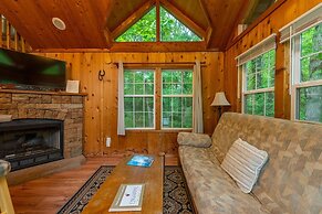 Engadine Inn & Cabins