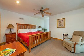 Engadine Inn & Cabins