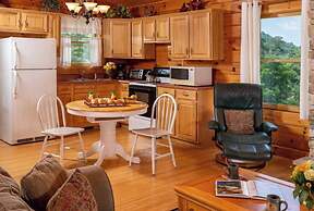 Engadine Inn & Cabins