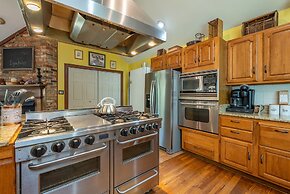 Engadine Inn & Cabins