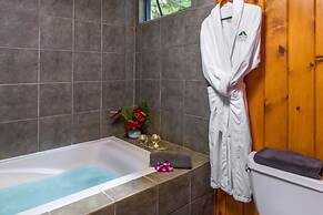 Volcano Village Lodge