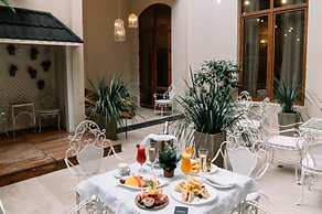 La Mision Hotel Boutique