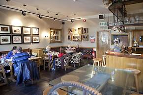 The George Hotel