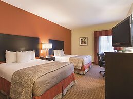 La Quinta Inn & Suites by Wyndham Houston East at Normandy