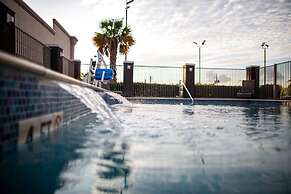 La Quinta Inn & Suites by Wyndham Houston East at Normandy