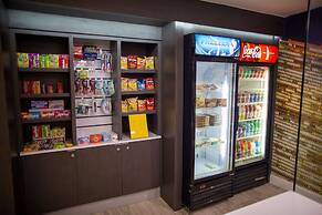 La Quinta Inn & Suites by Wyndham Houston East at Normandy