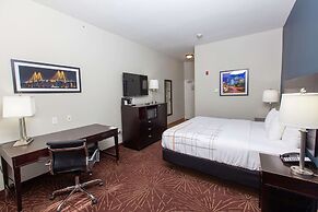 La Quinta Inn & Suites by Wyndham Houston East at Normandy