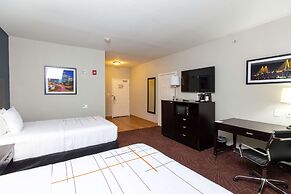 La Quinta Inn & Suites by Wyndham Houston East at Normandy