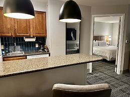 Staybridge Suites Milwaukee West-Oconomowoc by IHG