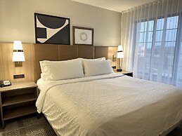 Staybridge Suites Milwaukee West-Oconomowoc by IHG