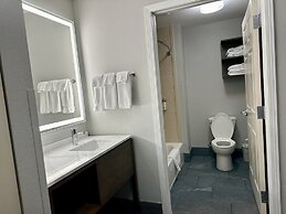 Staybridge Suites Milwaukee West-Oconomowoc by IHG