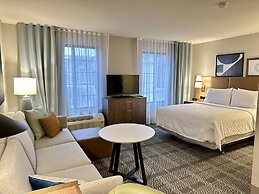Staybridge Suites Milwaukee West-Oconomowoc by IHG