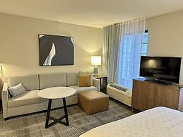 Staybridge Suites Milwaukee West-Oconomowoc by IHG