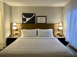 Staybridge Suites Milwaukee West-Oconomowoc by IHG