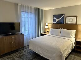Staybridge Suites Milwaukee West-Oconomowoc by IHG
