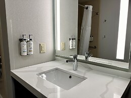 Staybridge Suites Milwaukee West-Oconomowoc by IHG