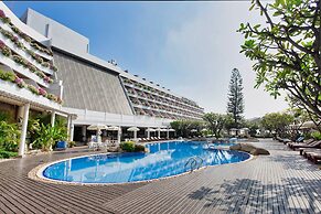 The Cha-am Methavalai Hotel