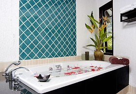 Peace Laguna Resort & Spa